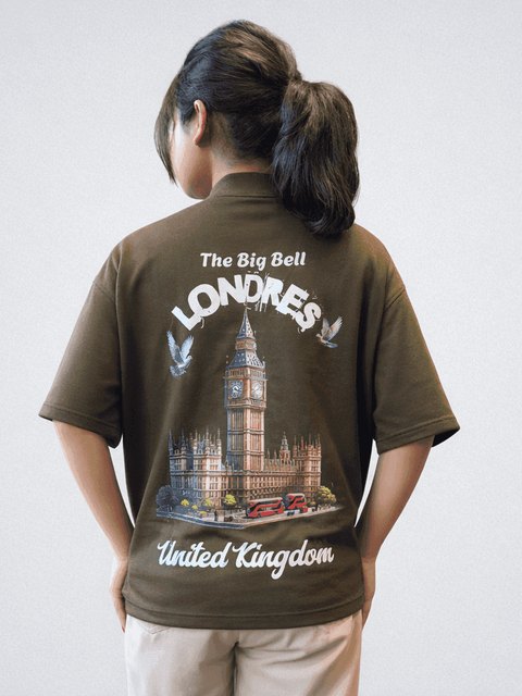 Clueless tee worn, London print